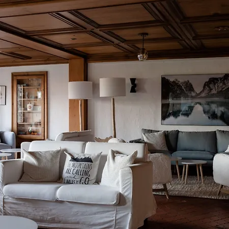 Les Roches Fleuries 4*