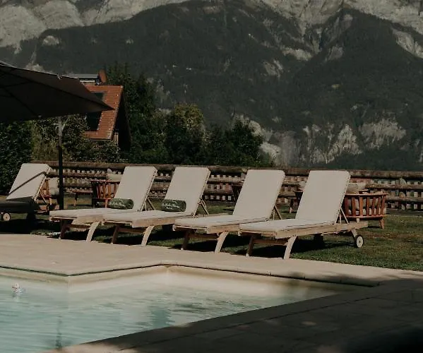 Hotel Les Roches Fleuries 4*