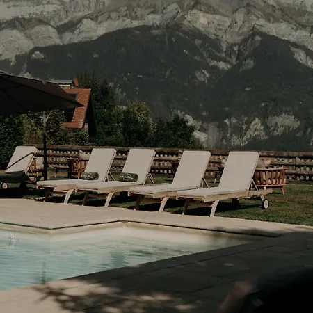 Hotel Les Roches Fleuries 4*