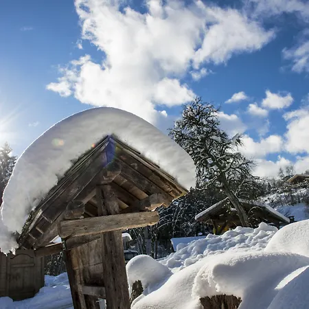 Hotel Les Roches Fleuries 4*
