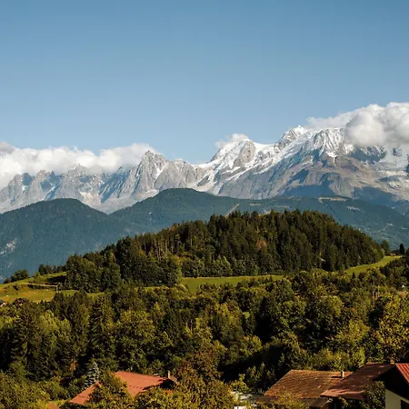 Les Roches Fleuries Hotel 4*
